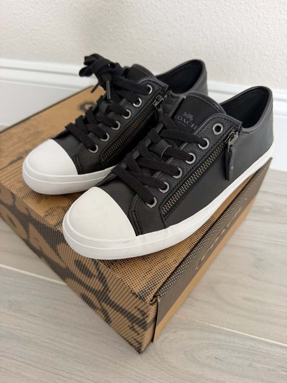 Coach Empire Zipper Leather Sneakers Black Women’s Size 8B EU 38